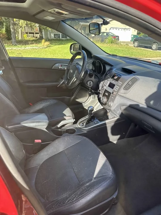 2010 Kia Forte - Image 7 of 11