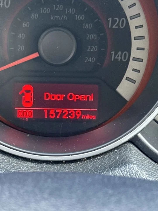 2010 Kia Forte - Image 6 of 11
