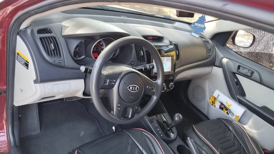 2010 Kia Forte - Image 3 of 4