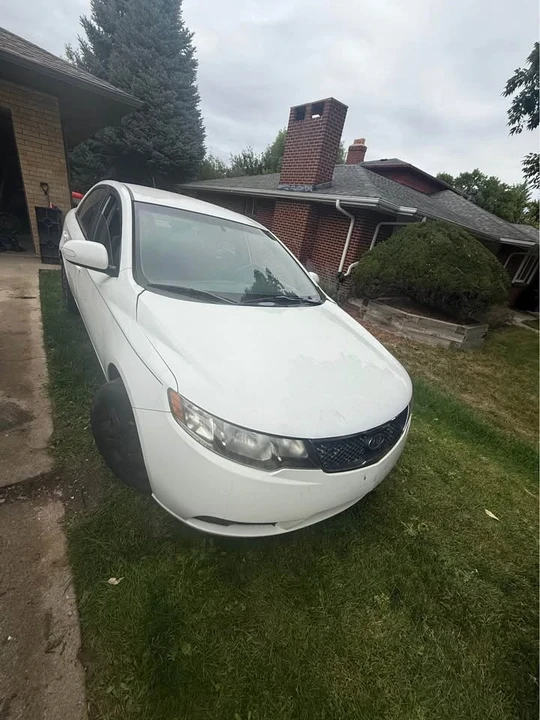 2010 Kia Forte - Image 6 of 8