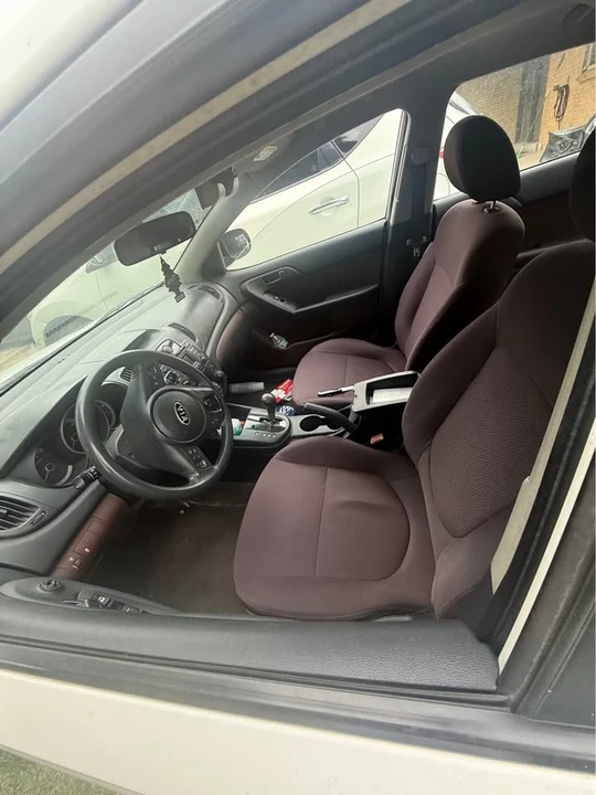 2010 Kia Forte - Image 3 of 8
