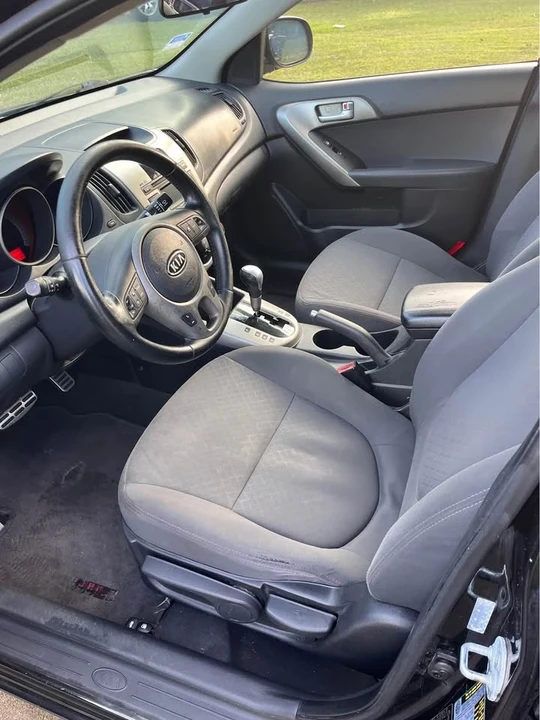 2010 Kia Forte - Image 3 of 11
