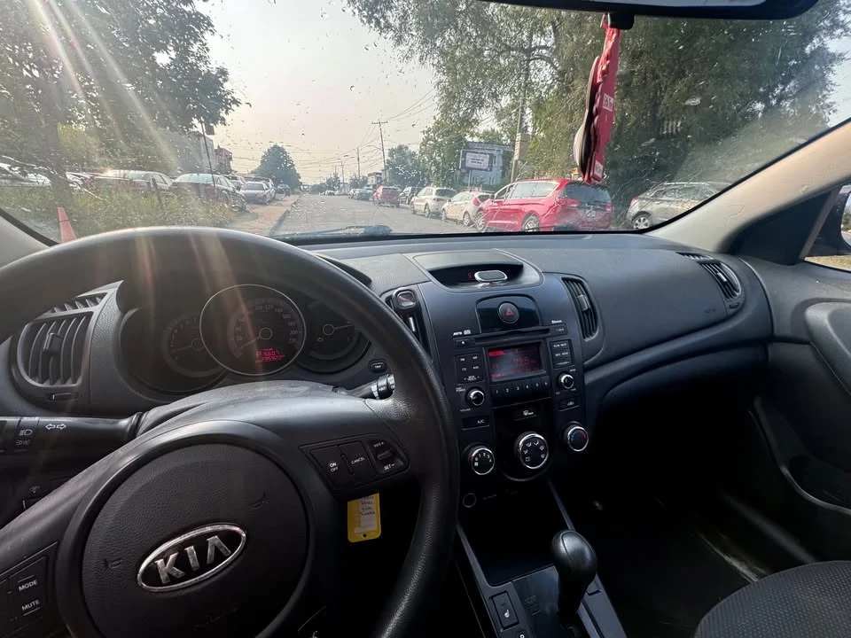 2010 Kia Forte - Image 7 of 11