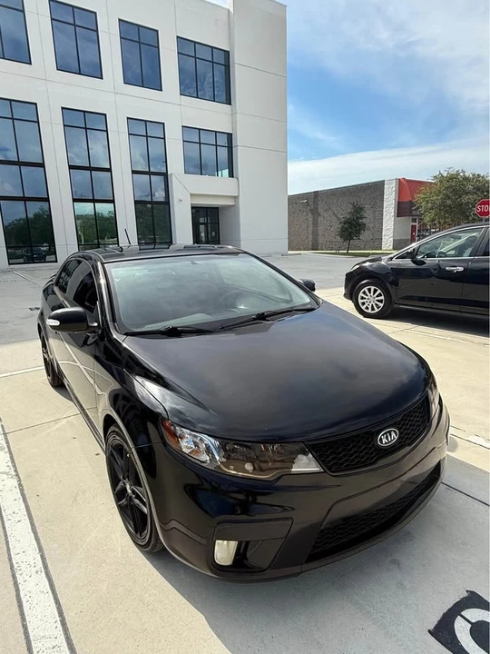 2010 Kia Forte - Image 6 of 11