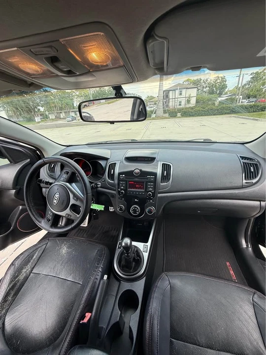 2010 Kia Forte - Image 10 of 11