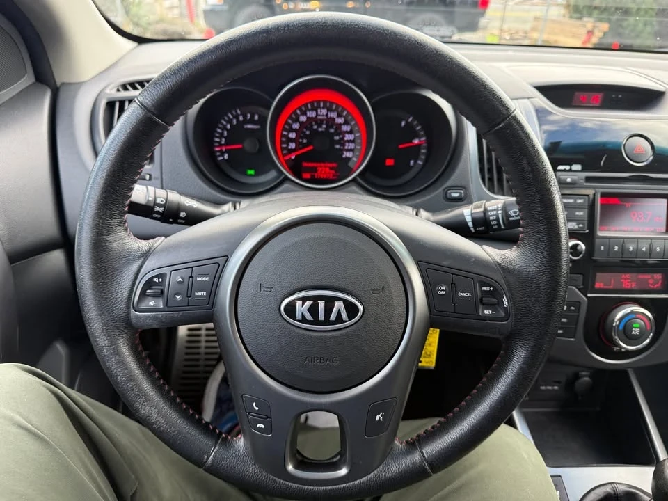 2010 Kia Forte - Image 8 of 18
