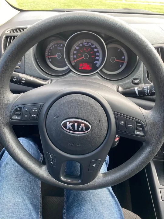 2010 Kia Forte - Image 5 of 7