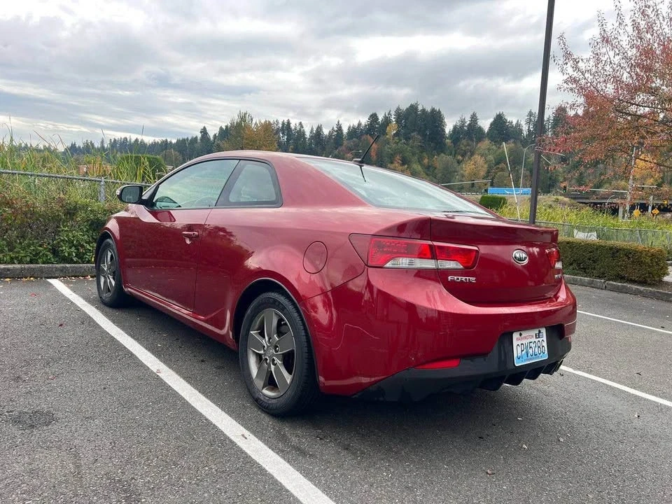 2010 Kia Forte - Image 6 of 12