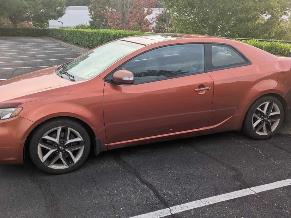 2010 Kia Forte - Image 2 of 2