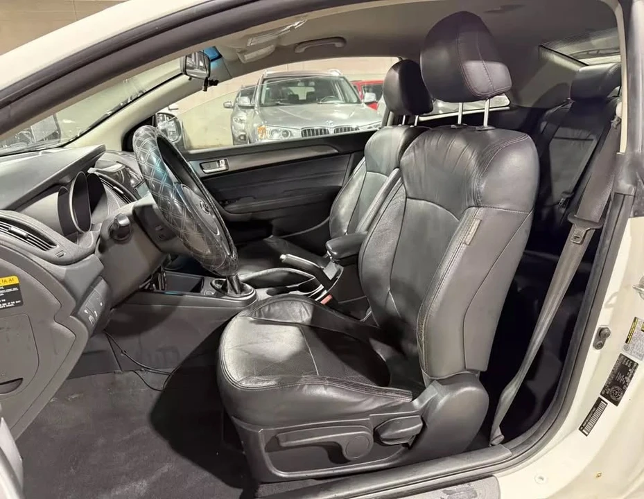 2010 Kia Forte - Image 11 of 18
