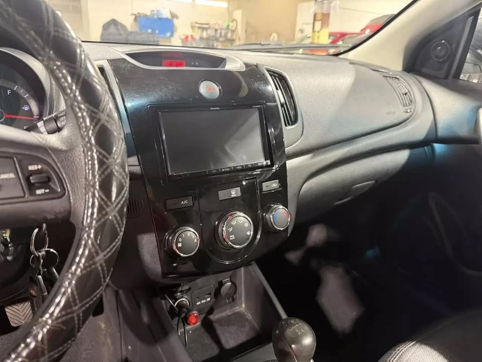 2010 Kia Forte - Image 14 of 18