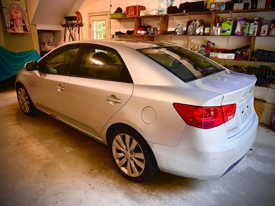 2010 Kia Forte - Image 2 of 12
