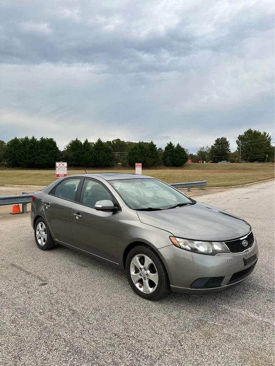 2010 Kia Forte - Image 8 of 16