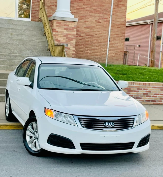 2010 Kia Optima/K5 - Image 2 of 19
