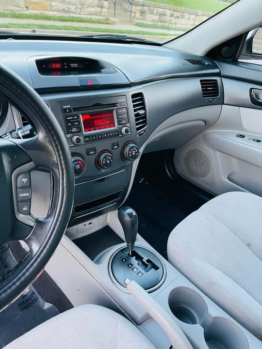 2010 Kia Optima/K5 - Image 13 of 19