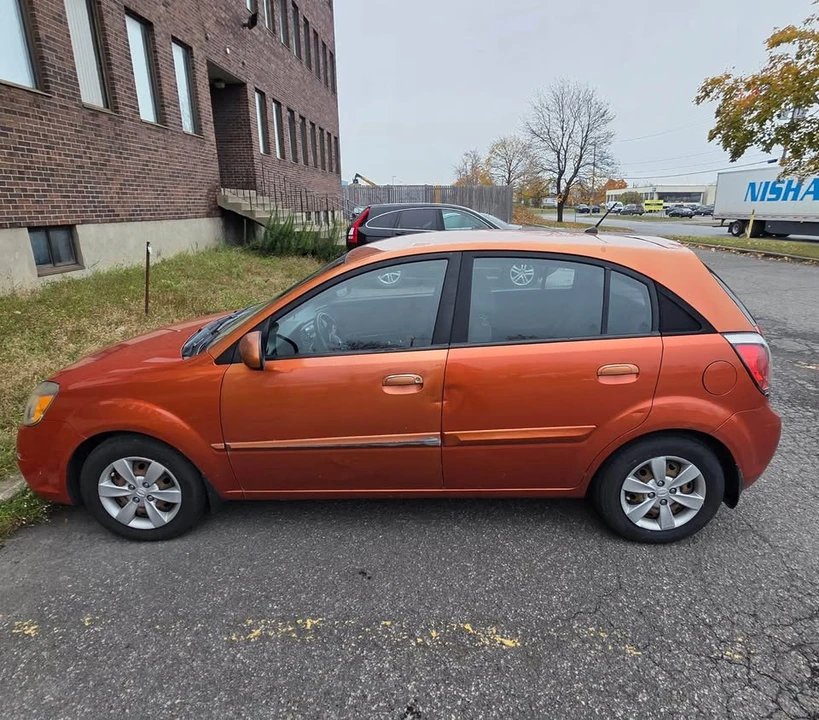 2010 Kia Rio - Image 2 of 3