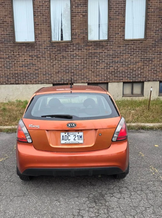 2010 Kia Rio - Image 3 of 3