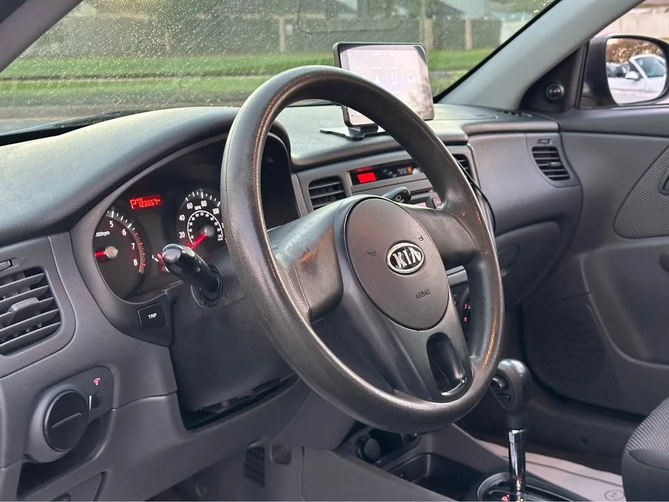2010 Kia Rio - Image 10 of 19