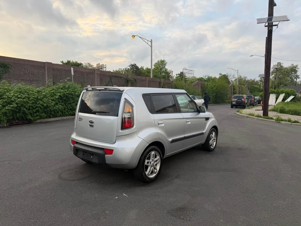 2010 Kia Soul - Image 5 of 11