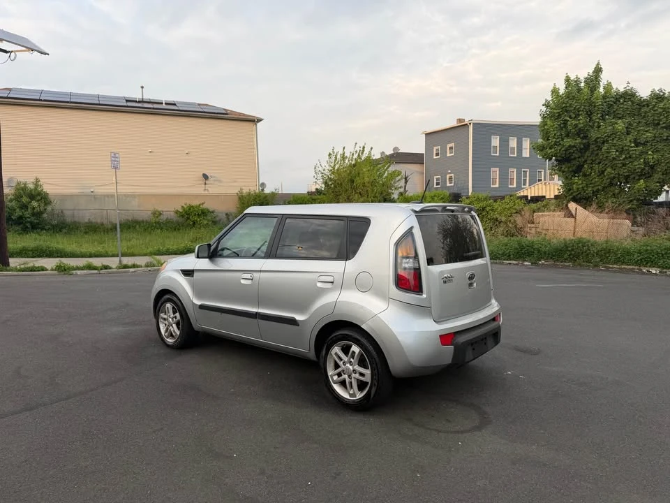 2010 Kia Soul - Image 6 of 11