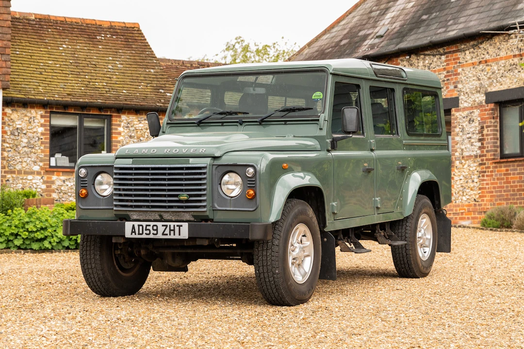 2010 Land Rover Defender 110 - Image 2 of 31