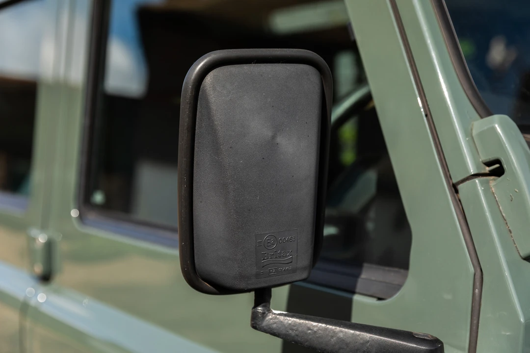 2010 Land Rover Defender 110 - Image 22 of 31
