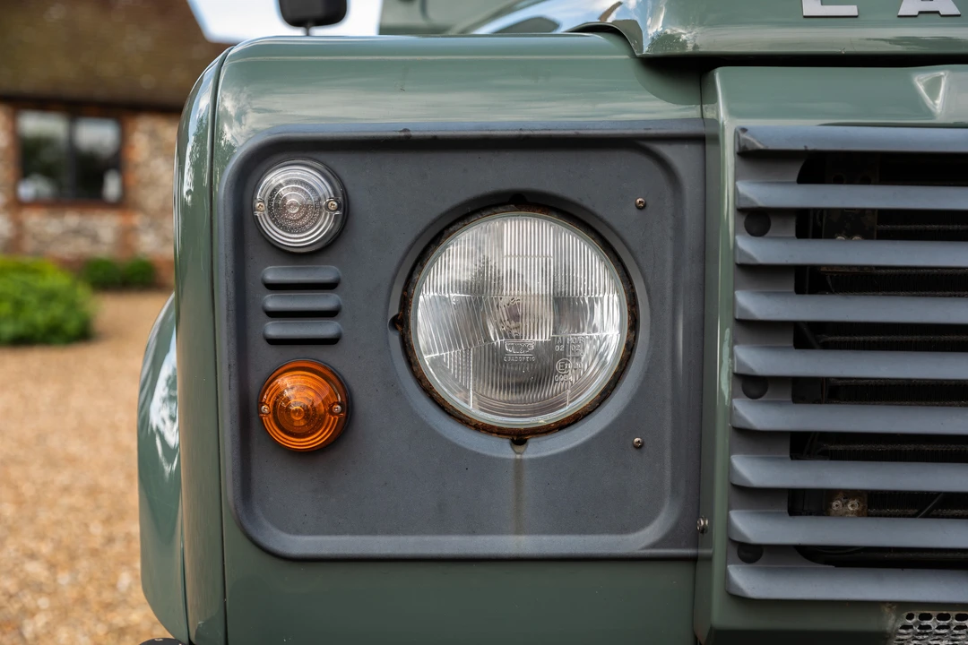 2010 Land Rover Defender 110 - Image 28 of 31