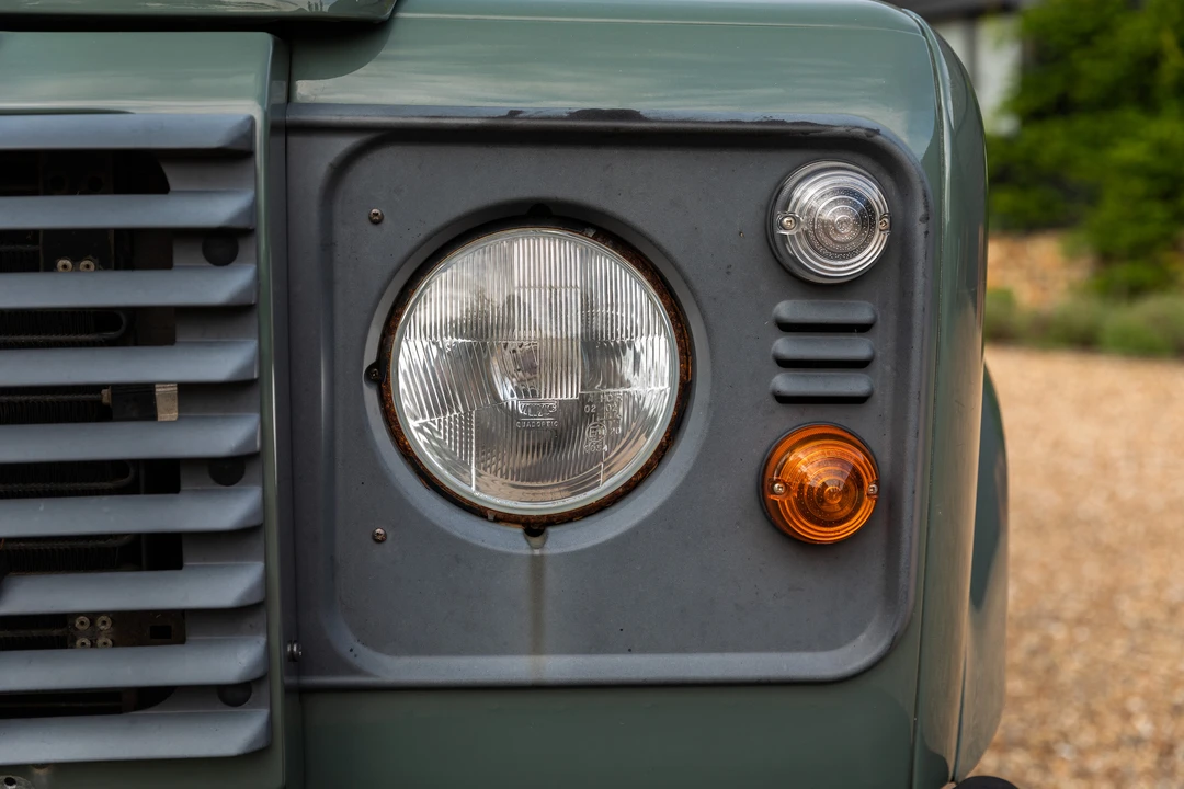 2010 Land Rover Defender 110 - Image 29 of 31