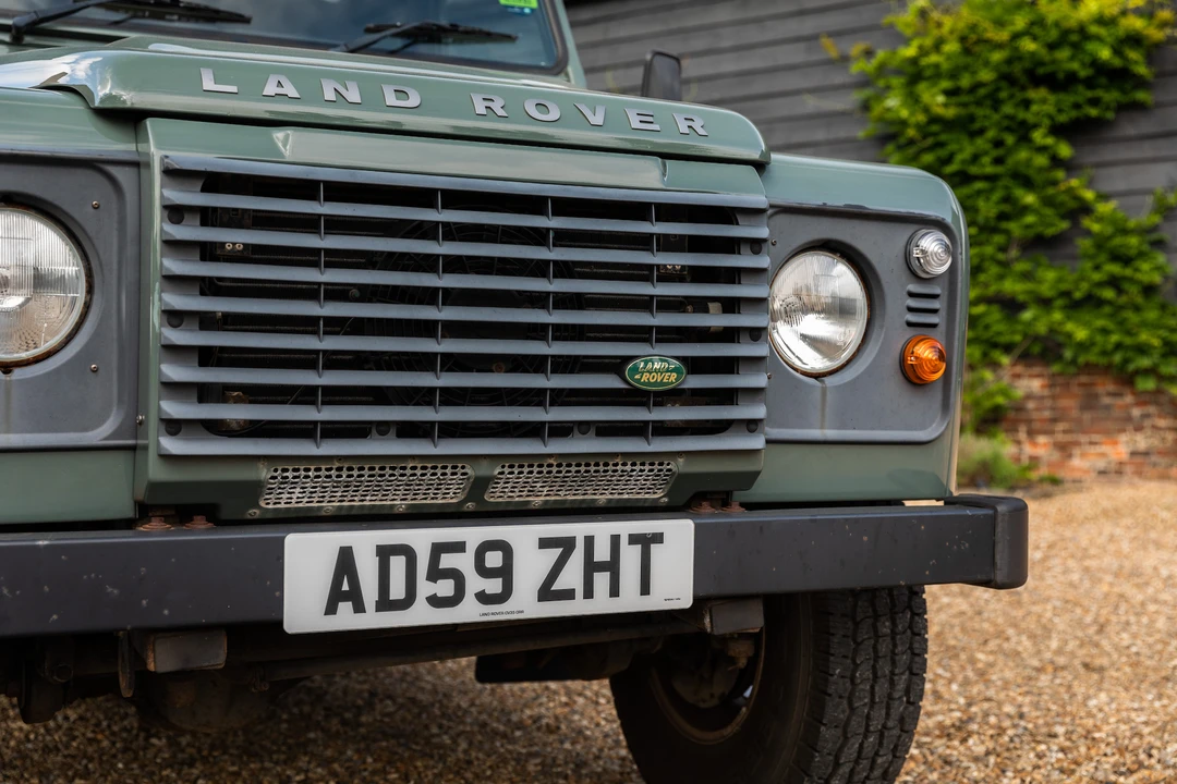 2010 Land Rover Defender 110 - Image 30 of 31
