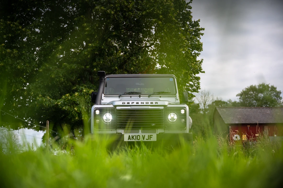 2010 Land Rover Defender 110 - Image 18 of 31