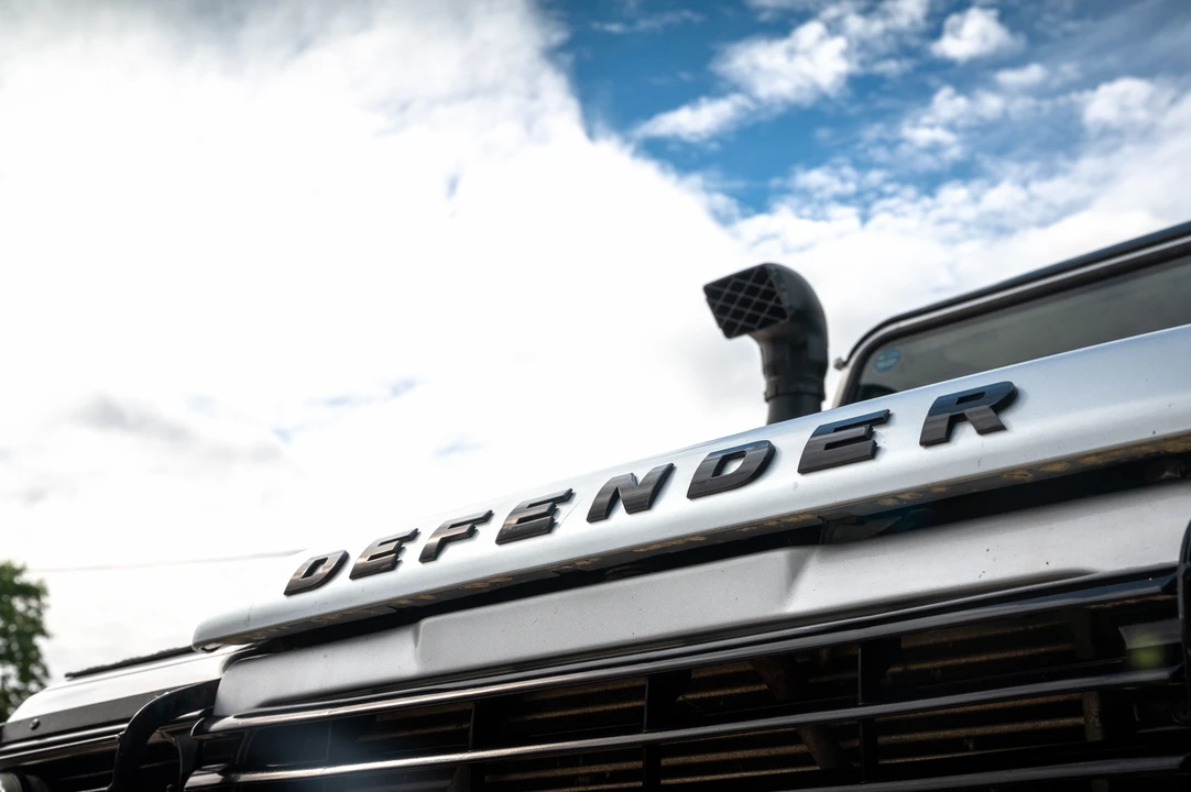 2010 Land Rover Defender 110 - Image 28 of 31
