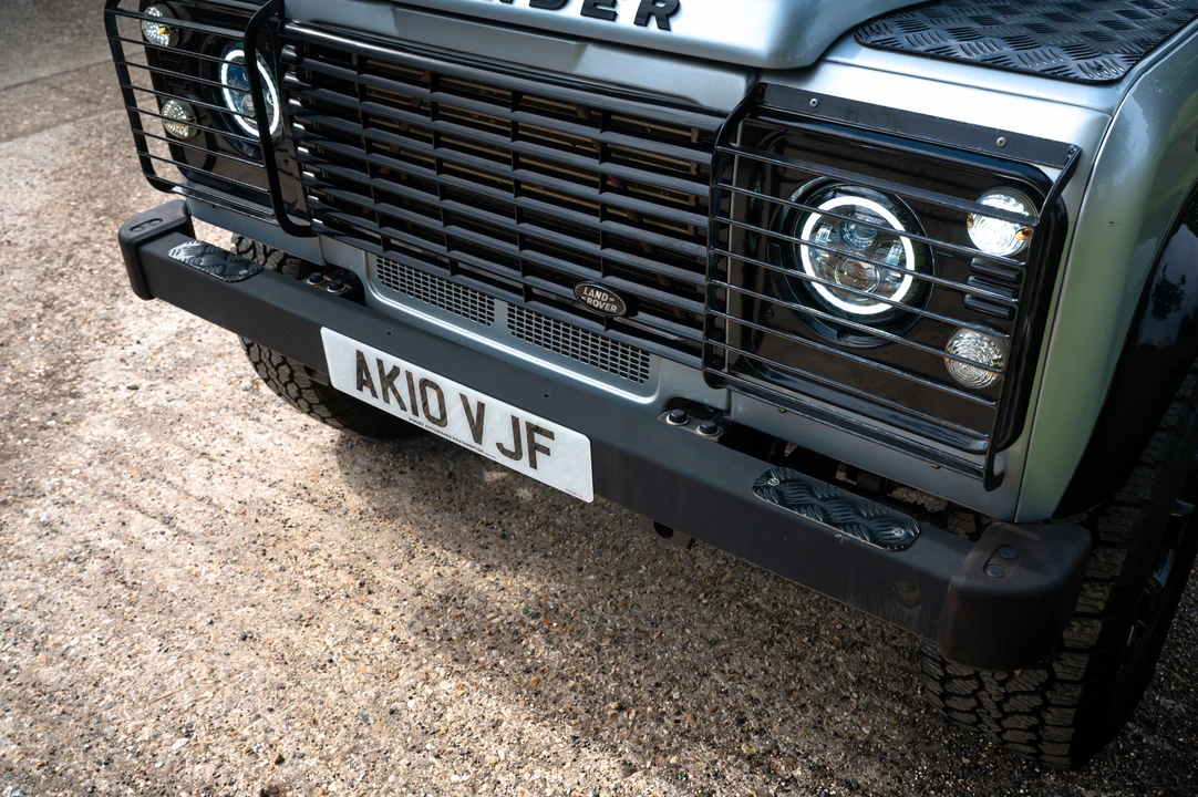 2010 Land Rover Defender 110 - Image 26 of 31