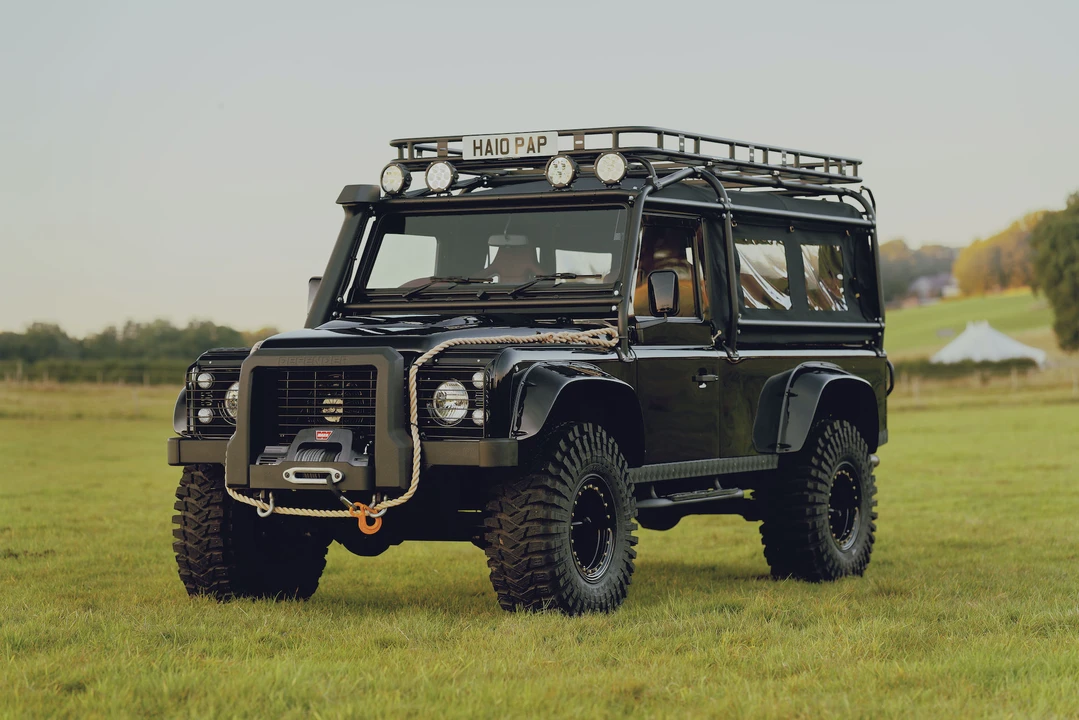 2010 Land Rover Defender 110 - Image 3 of 31