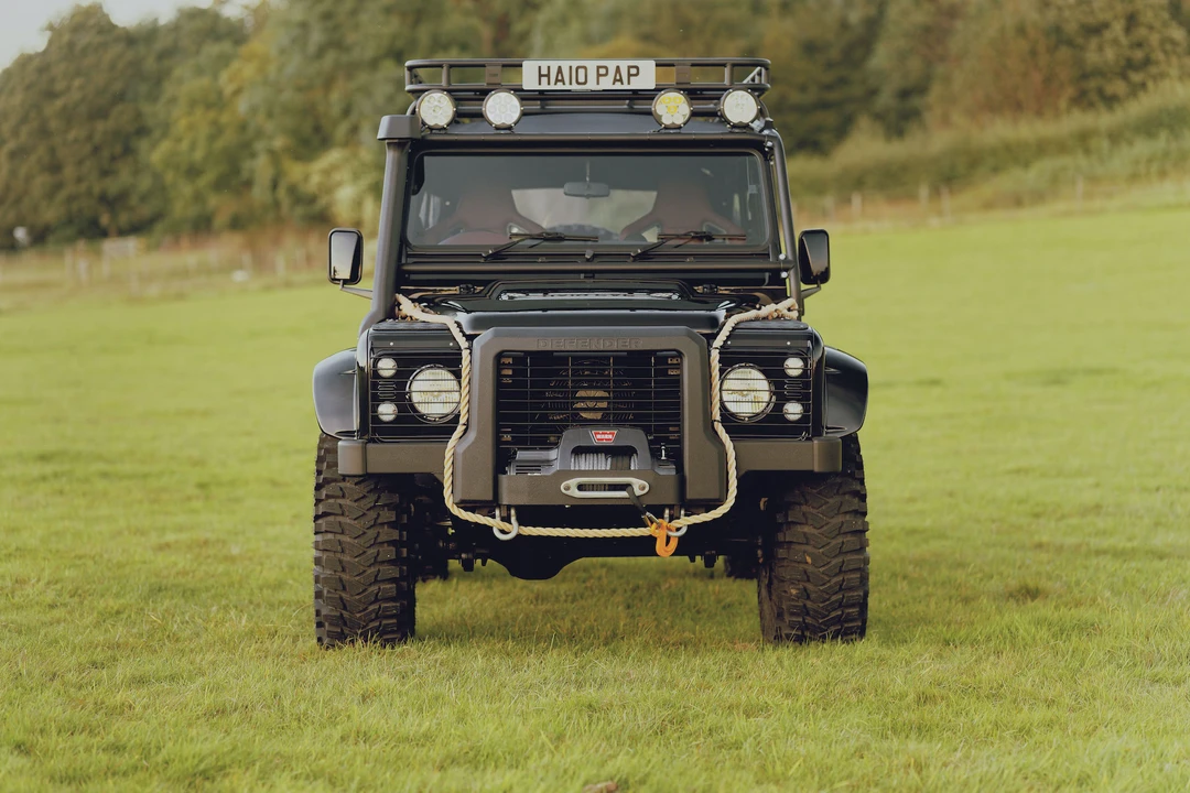 2010 Land Rover Defender 110 - Image 4 of 31