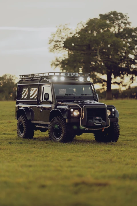 2010 Land Rover Defender 110 - Image 19 of 31