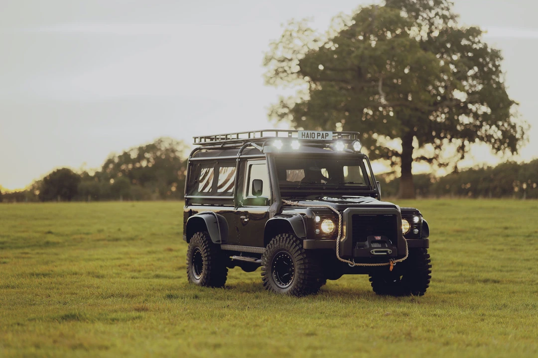 2010 Land Rover Defender 110 - Image 21 of 31