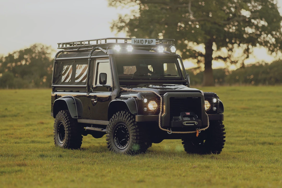 2010 Land Rover Defender 110 - Image 22 of 31