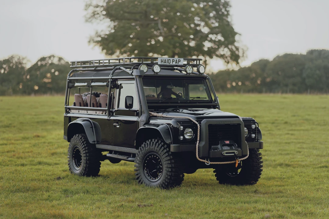 2010 Land Rover Defender 110 - Image 10 of 31