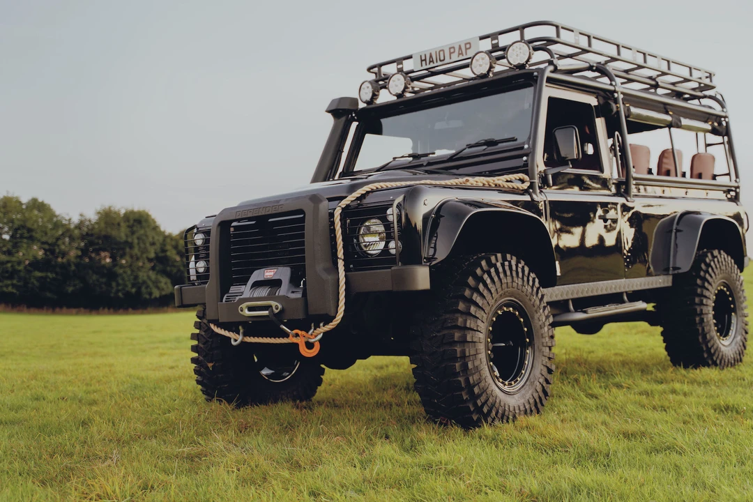 2010 Land Rover Defender 110 - Image 23 of 31