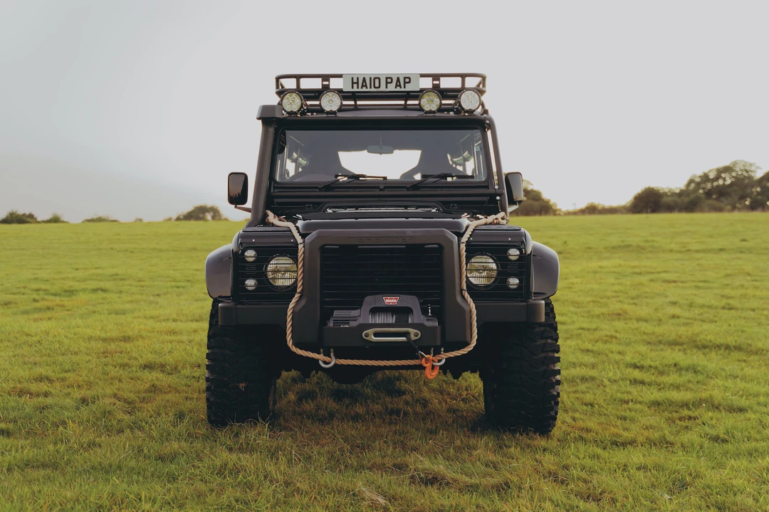 2010 Land Rover Defender 110 - Image 18 of 31