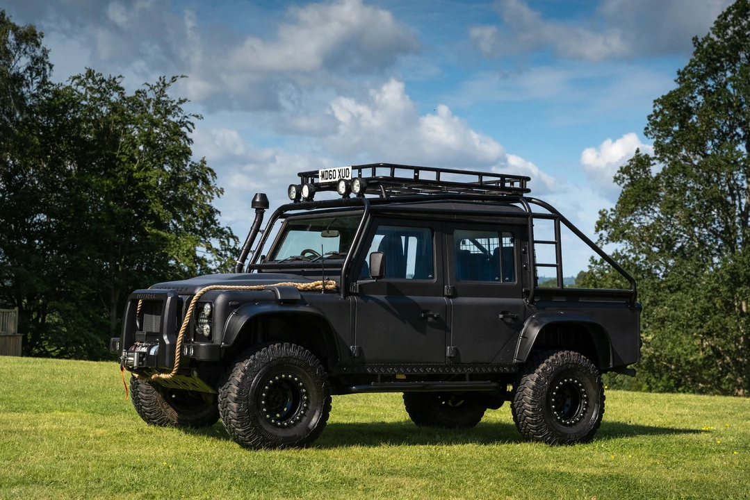 2010 Land Rover Defender 110 - Image 3 of 31