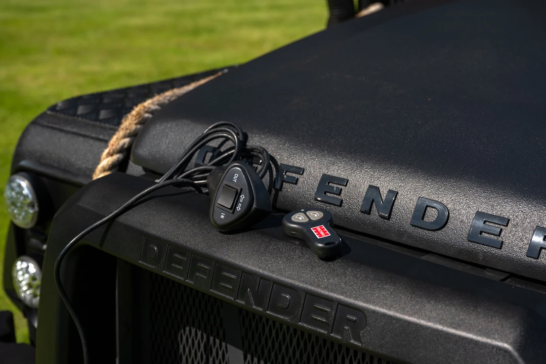 2010 Land Rover Defender 110 - Image 27 of 31