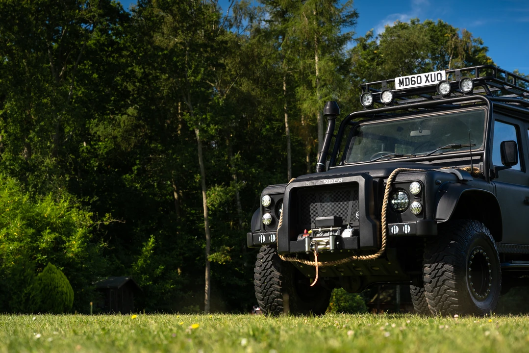 2010 Land Rover Defender 110 - Image 25 of 31