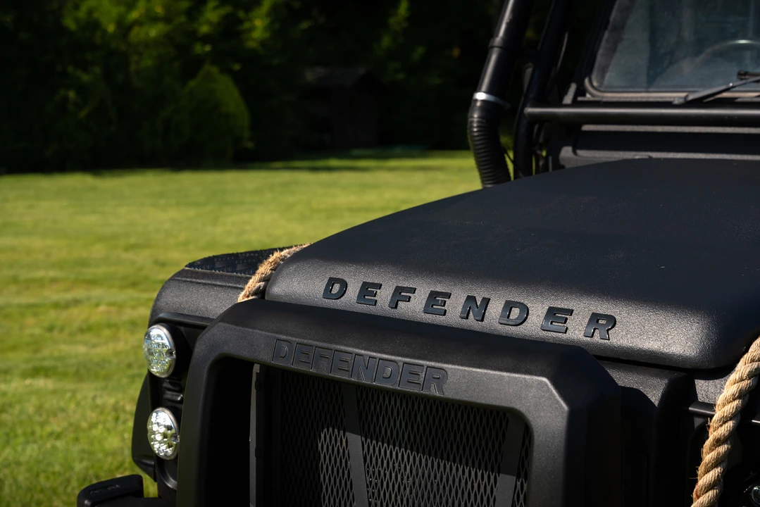 2010 Land Rover Defender 110 - Image 30 of 31
