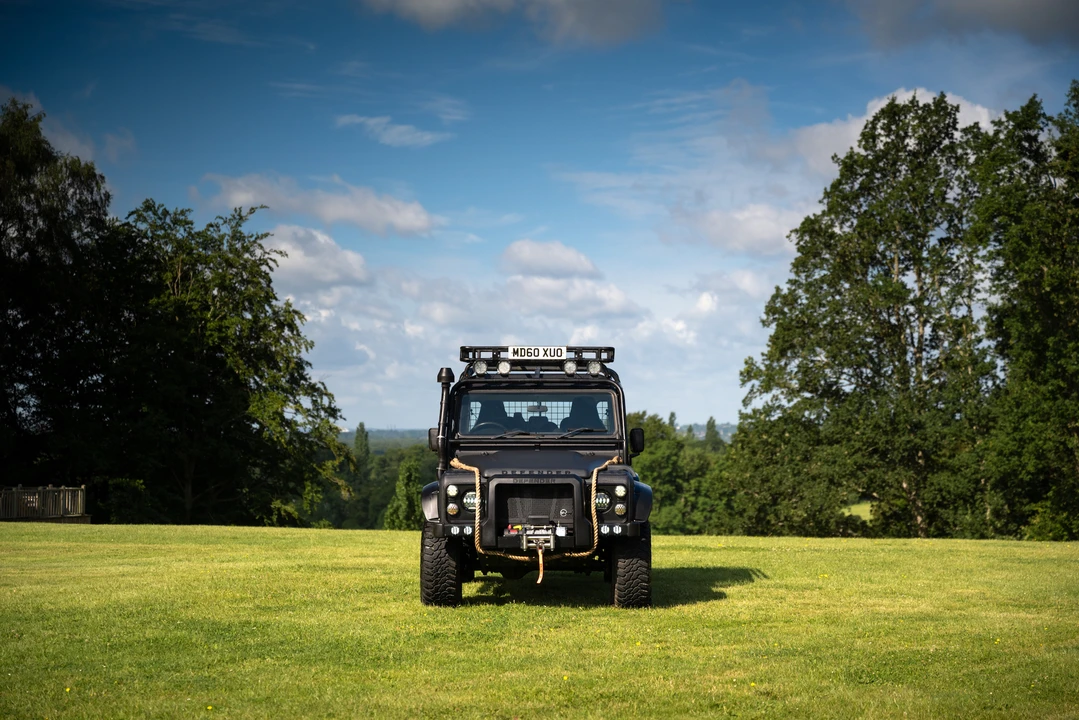 2010 Land Rover Defender 110 - Image 10 of 31