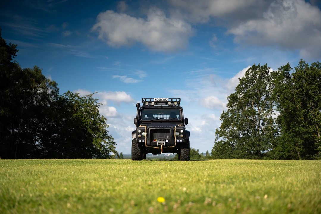 2010 Land Rover Defender 110 - Image 11 of 31