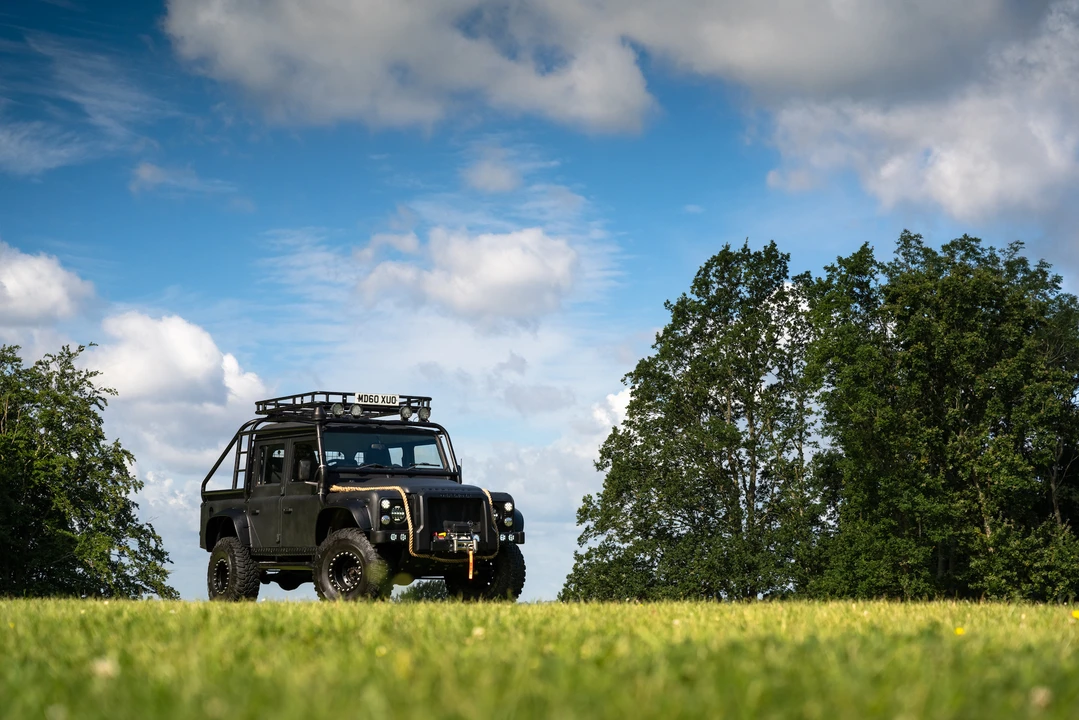 2010 Land Rover Defender 110 - Image 12 of 31