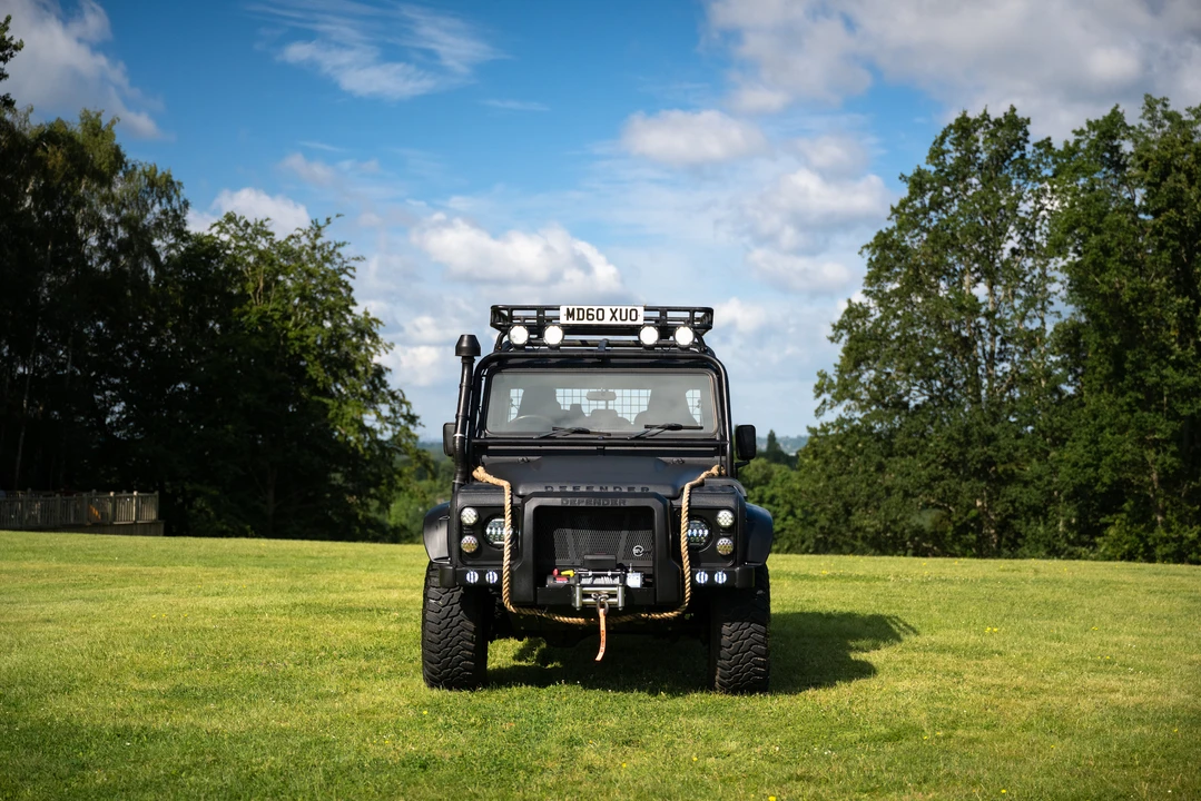 2010 Land Rover Defender 110 - Image 4 of 31