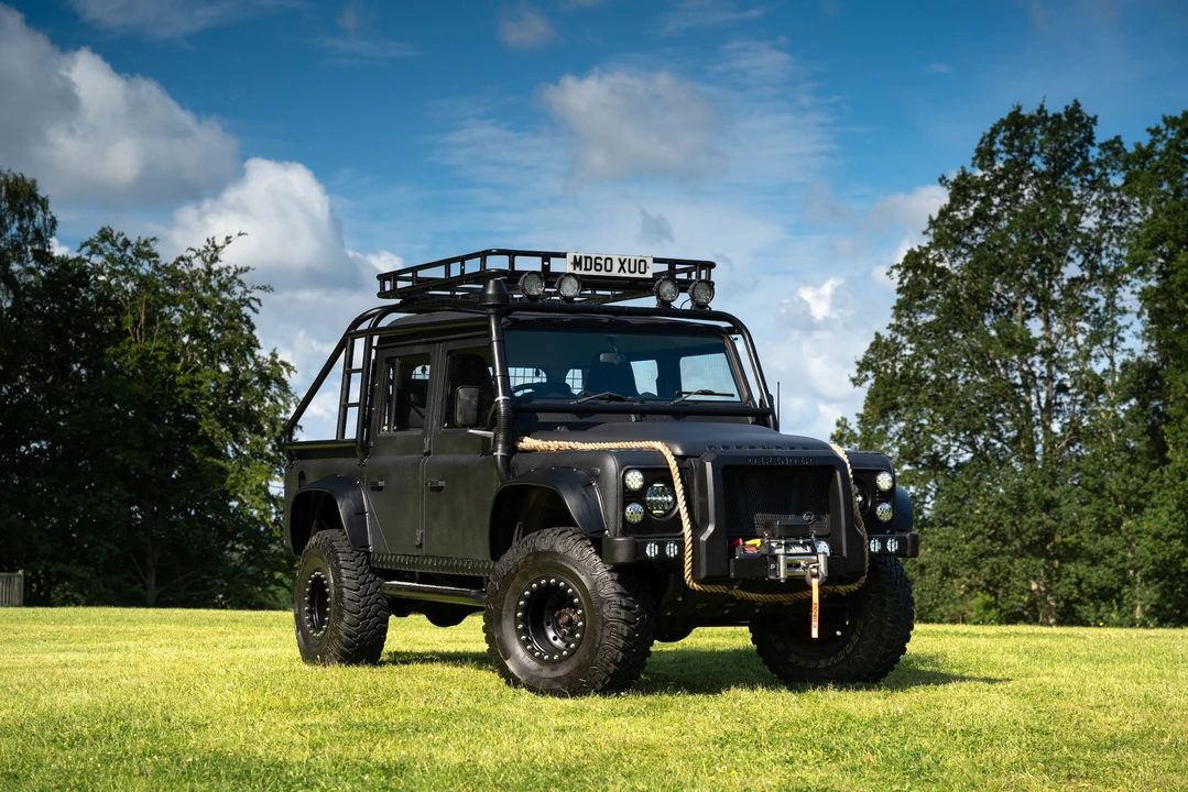 2010 Land Rover Defender 110 - Image 5 of 31