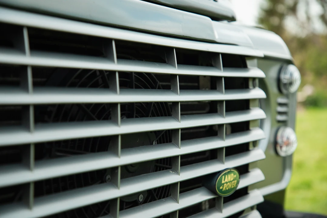 2010 Land Rover Defender 110 - Image 21 of 31